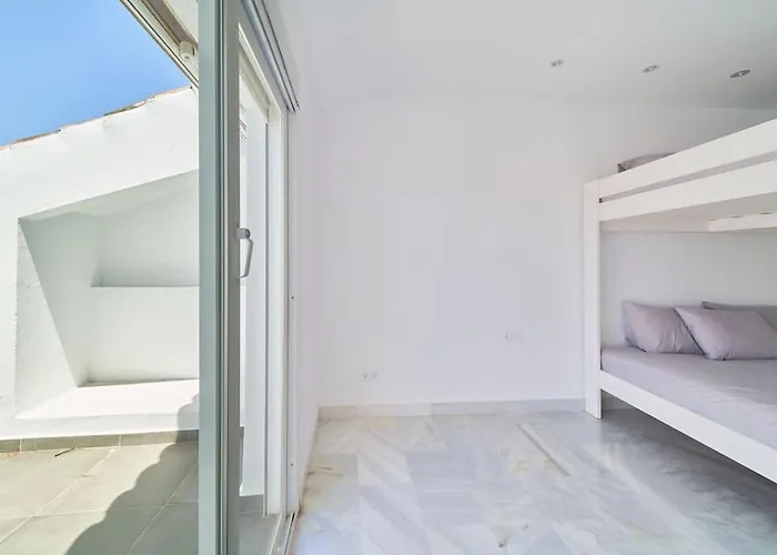 Superbe Avec Jaccuzi Апартаменты *