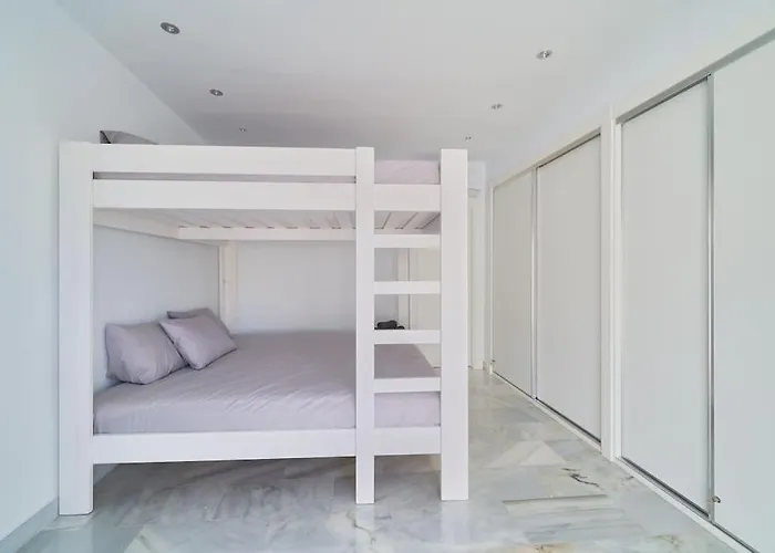 Superbe Avec Jaccuzi * מארבלה