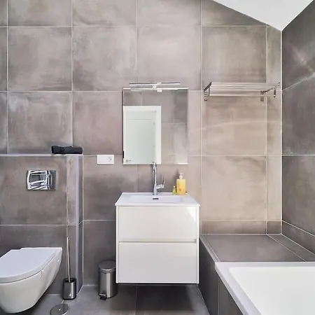 Superbe Avec Jaccuzi Μαρμπέλλα