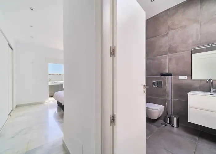 Superbe Avec Jaccuzi Апартаменти *